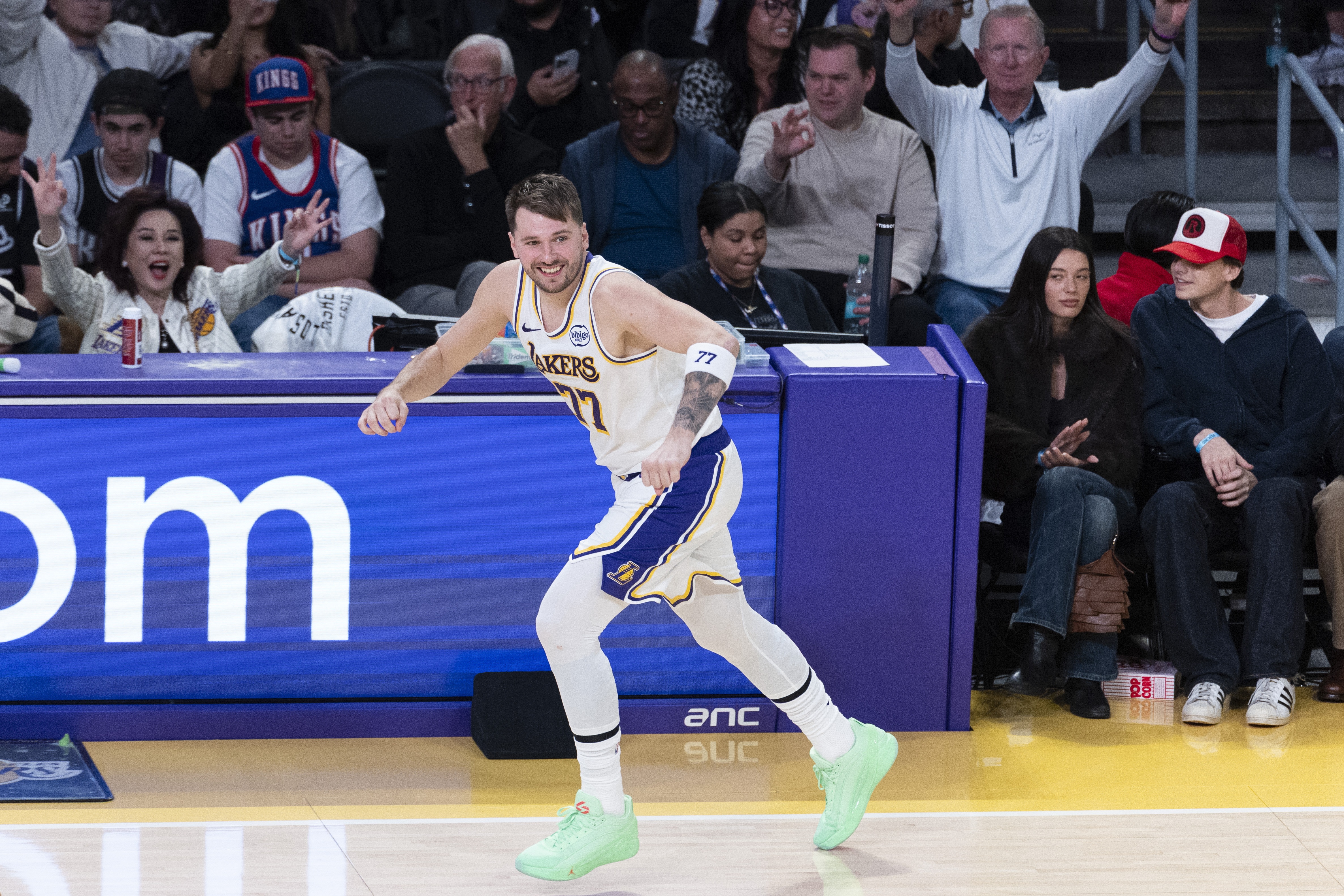 hth体育官网-东契奇场均33分和科比35.4分相比含金量如何？各方面都远远比不上