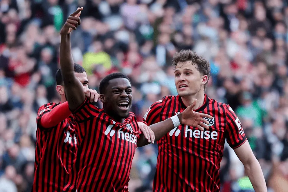 汉诺威、法鹰、黄潜、布莱顿争夺拜仁20岁多面手小将阿塞科